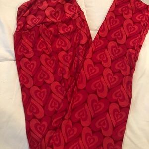 Lularoe heart leggings OS. Worn once